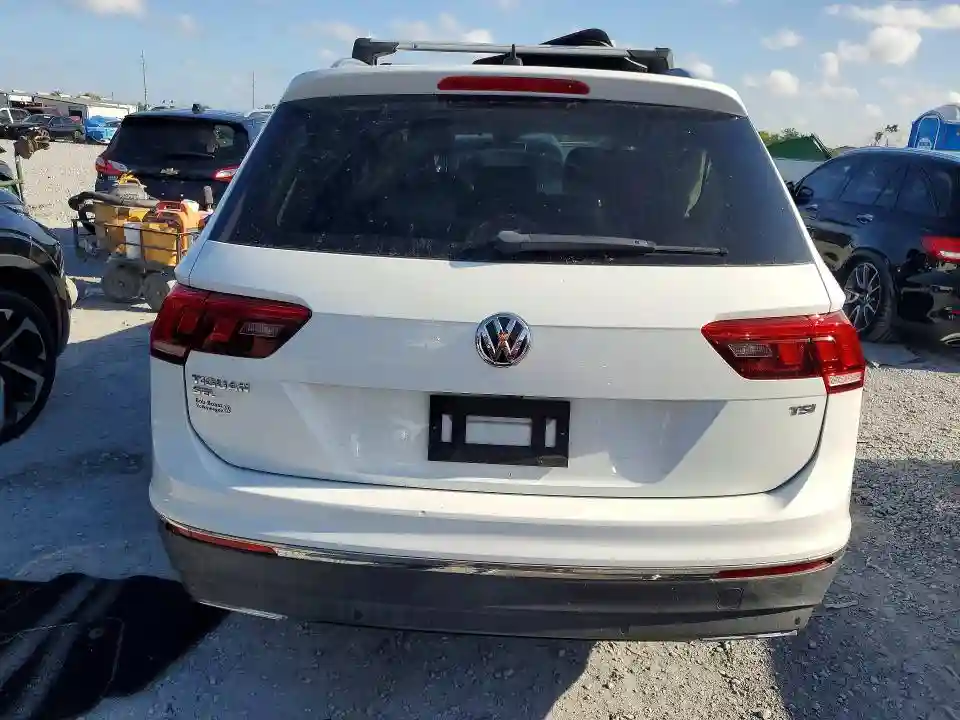 3VV5B7AX5JM004680 2018 VOLKSWAGEN TIGUAN-5