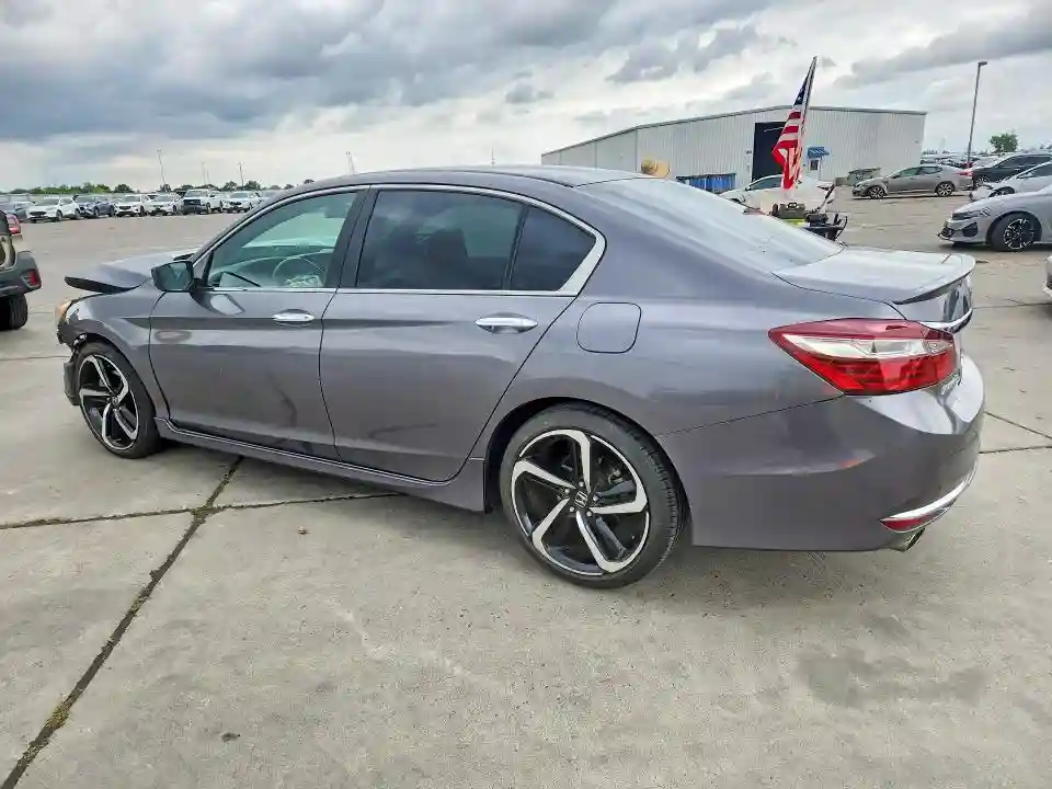 1HGCR2F5XHA097765 2017 HONDA ACCORD-1