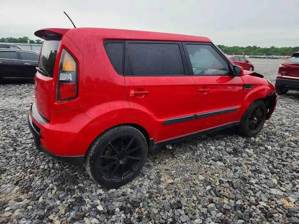 KNDJT2A24B7211784 2011 KIA SOUL-2