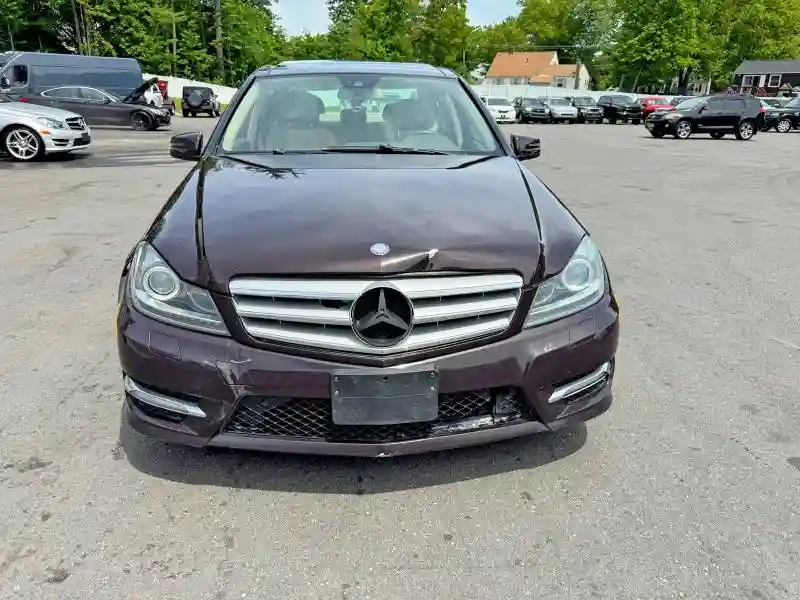 WDDGF8BB1CR224748 2012 MERCEDES-BENZ C-CLASS-4