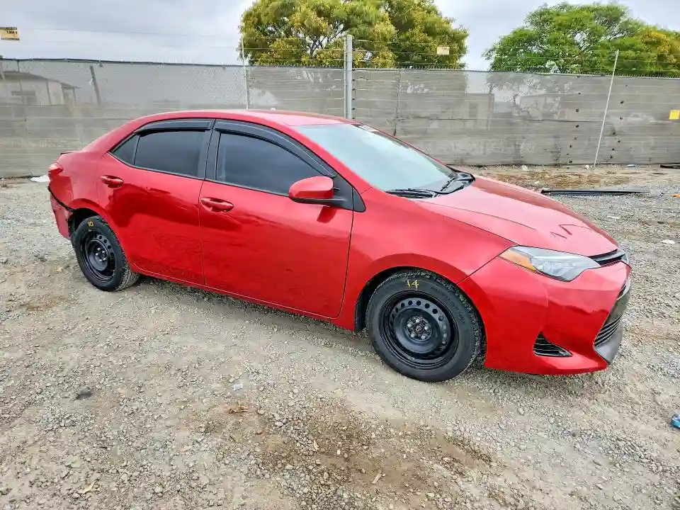 2T1BURHE6JC068375 2018 TOYOTA COROLLA-3