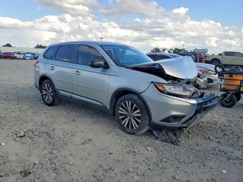 JA4AD2A31KZ021901 2019 MITSUBISHI OUTLANDER-3