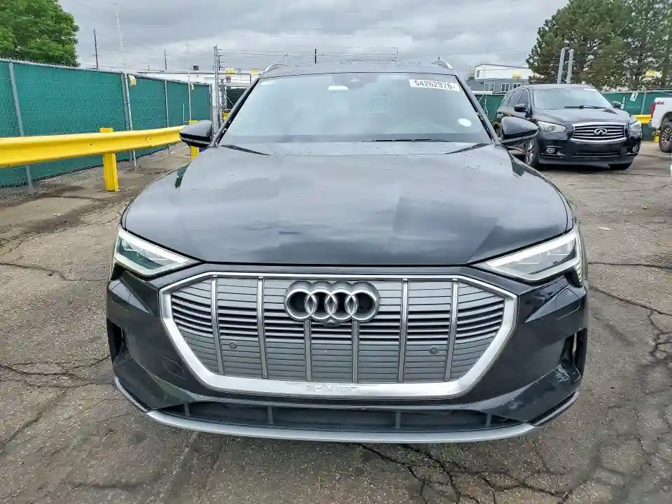 WA1VAAGE0KB020535 2019 AUDI E-TRON-4