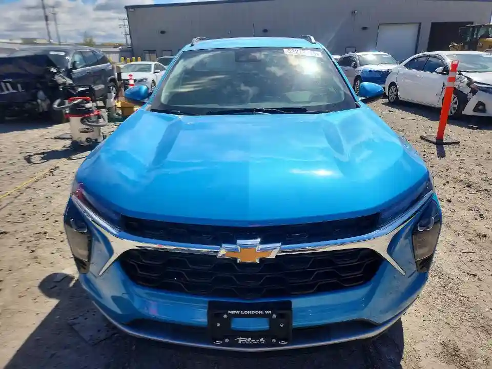 KL77LHEP3SC199182 2025 CHEVROLET TRAX-4