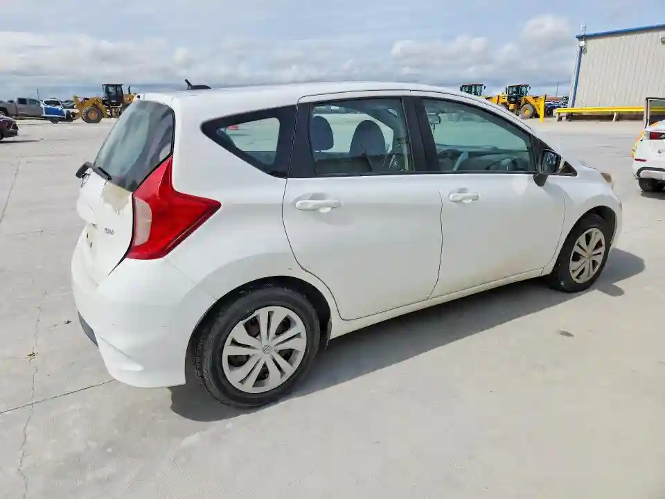 3N1CE2CP4HL365401 2017 NISSAN VERSA-2