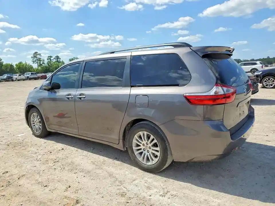 5TDYZ3DC0HS896257 2017 TOYOTA SIENNA-1