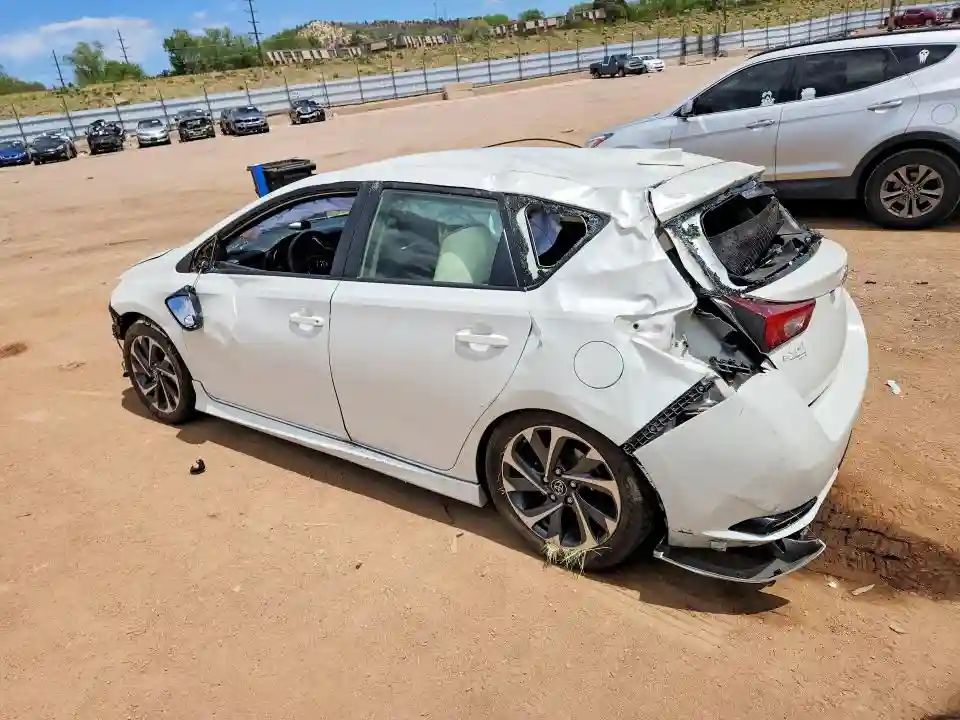 JTNKARJE3JJ557254 2018 TOYOTA COROLLA-1
