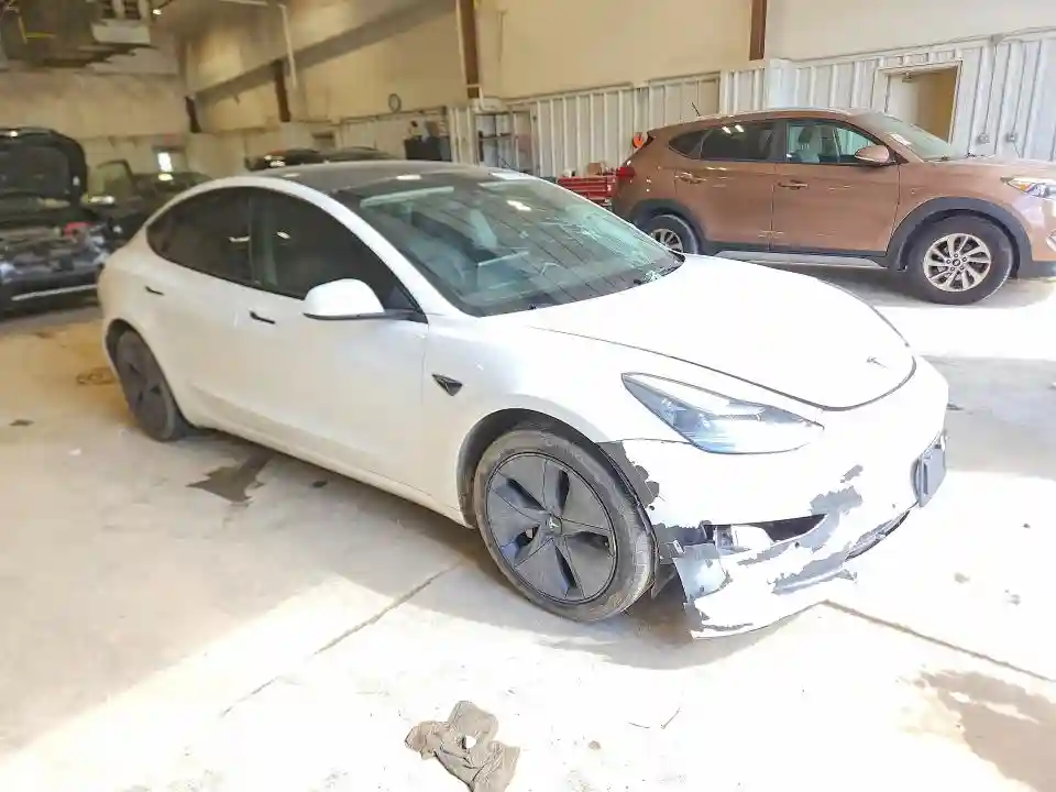 5YJ3E1EA1PF435160 2023 TESLA MODEL 3-3
