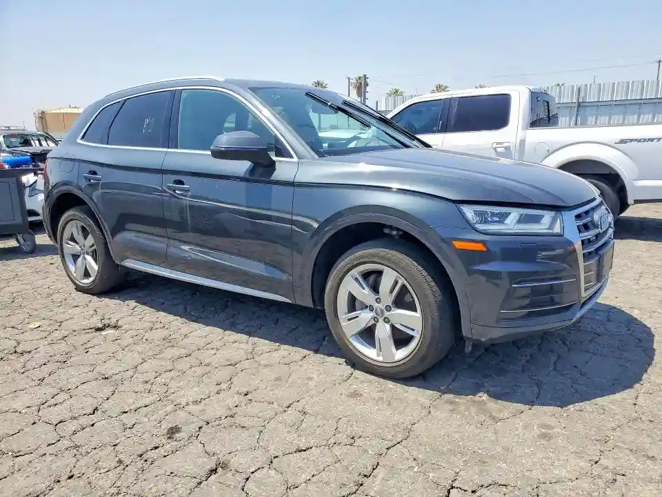 WA1BNAFY1J2055019 2018 AUDI Q5-3