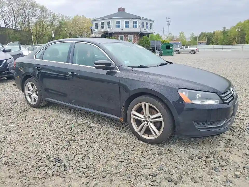 1VWBP7A37EC002563 2014 VOLKSWAGEN PASSAT-3
