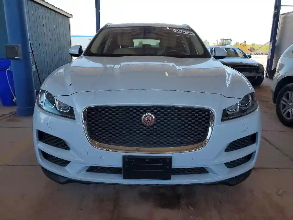 SADCJ2FX3JA250472 2018 JAGUAR F-PACE-4