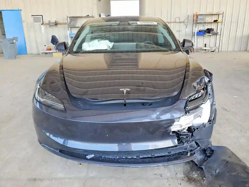 5YJ3E1EA7SF027996 2025 TESLA MODEL 3-4