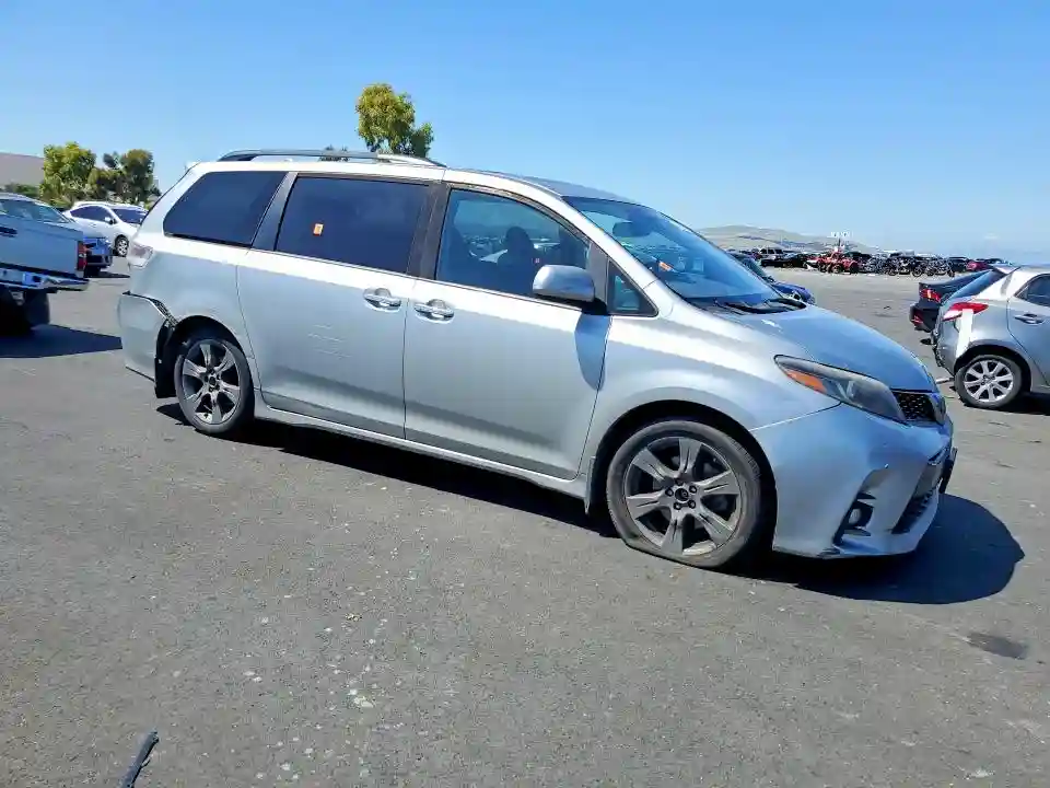 5TDXZ3DC6KS017427 2019 TOYOTA SIENNA-3