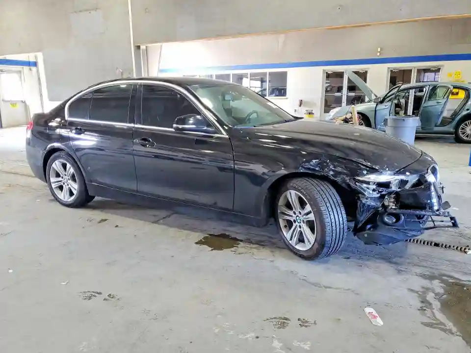 WBA8B9C55JEE81750 2018 BMW 3 SERIES-3