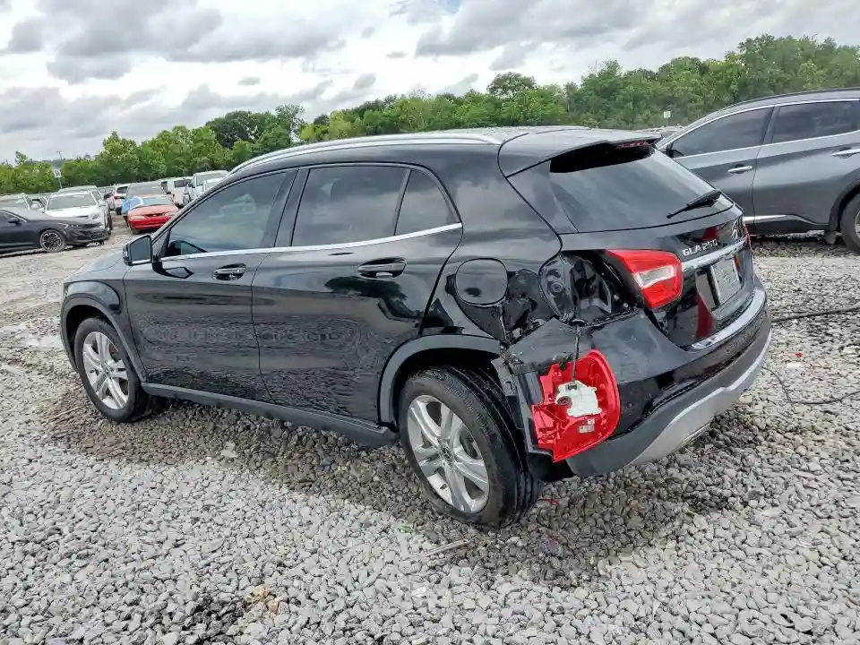 WDCTG4EB2JJ435246 2018 MERCEDES-BENZ GLA-CLASS-1