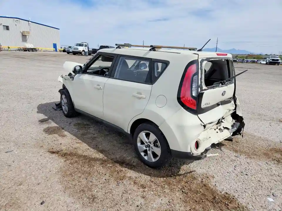 KNDJN2A15J7582954 2018 KIA SOUL-1