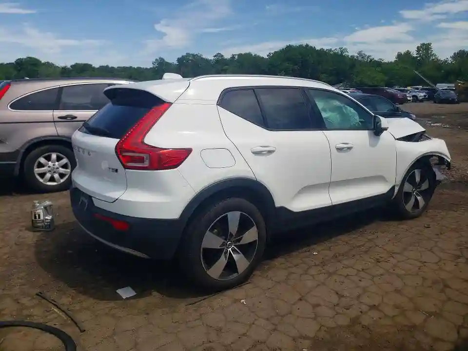YV4162UK3K2069926 2019 VOLVO XC40-2