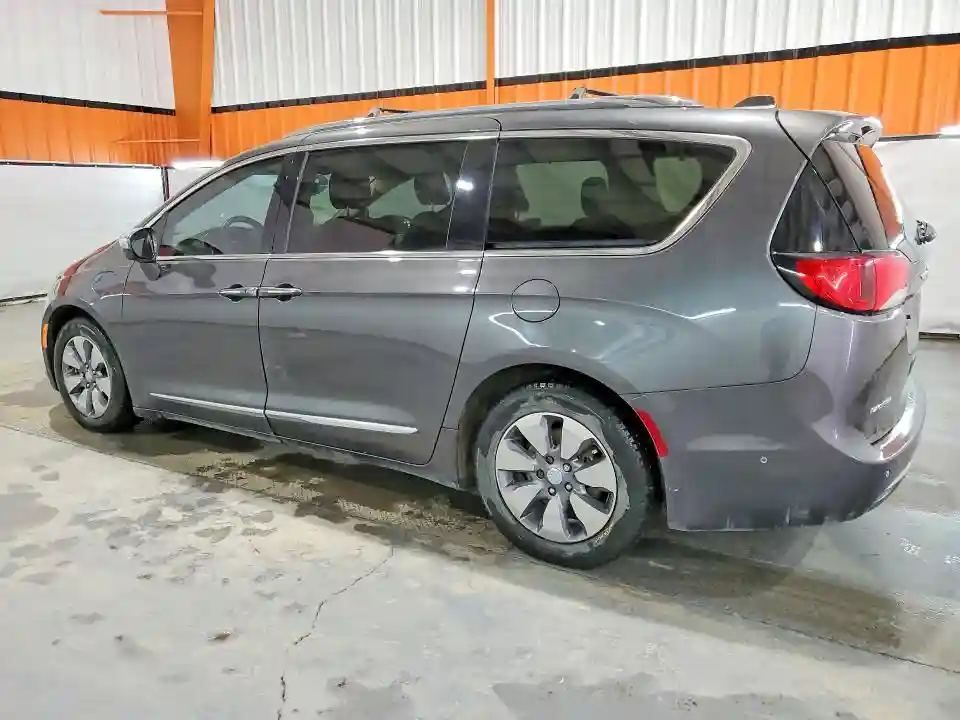 2C4RC1N76JR331327 2018 CHRYSLER PACIFICA-1