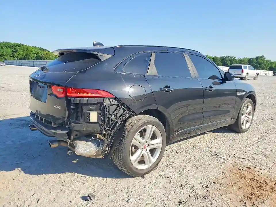 SADCL2BV3HA097715 2017 JAGUAR F-PACE-2