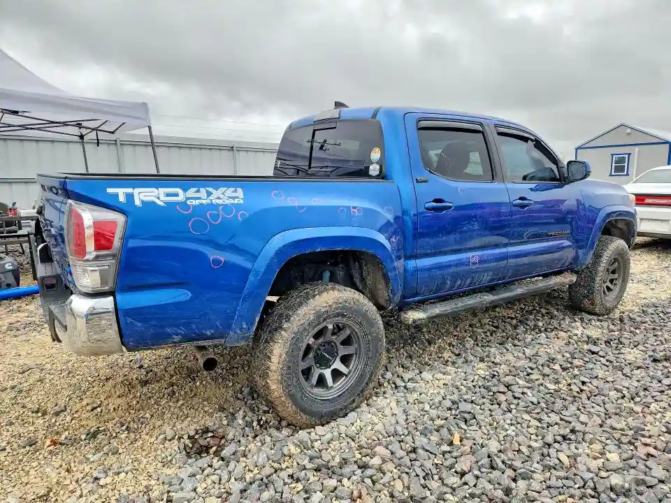 3TMCZ5AN0JM177785 2018 TOYOTA TACOMA-2