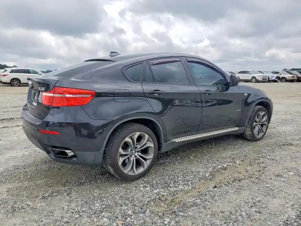 5UXFG8C56BLZ95640 2011 BMW X6-2