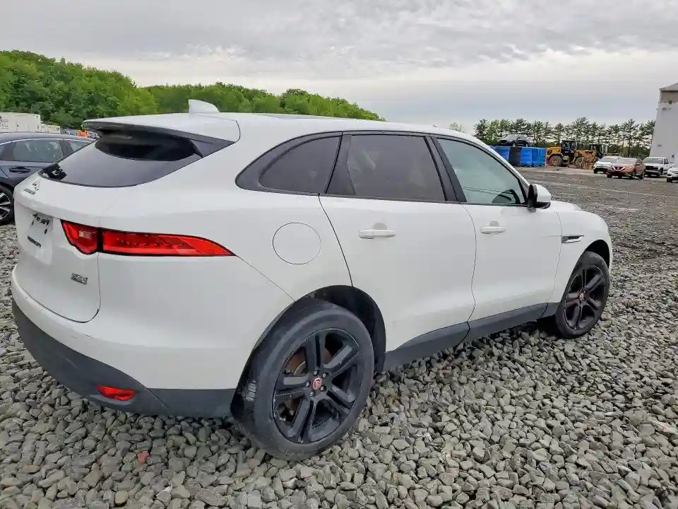 SADCS2BN7HA089703 2017 JAGUAR F-PACE-2