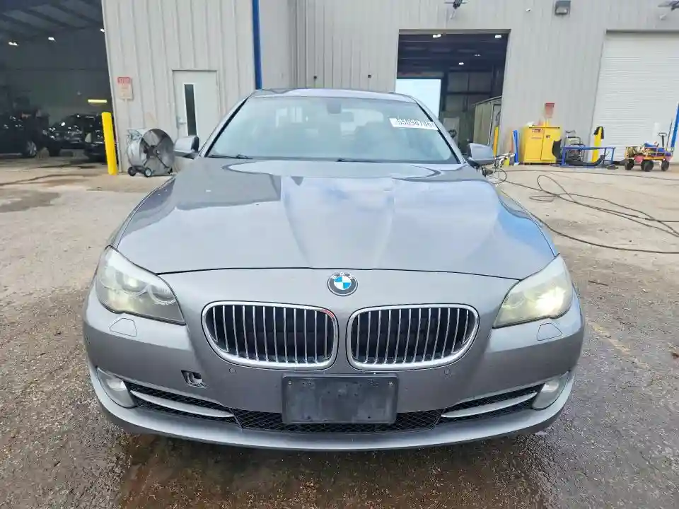 WBAXH5C5XDD110898 2013 BMW 5 SERIES-4