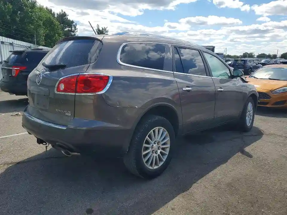 5GAKRBED2BJ270061 2011 BUICK ENCLAVE-2