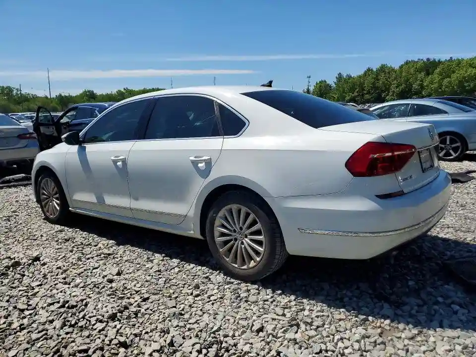 1VWBT7A3XGC012471 2016 VOLKSWAGEN PASSAT-1