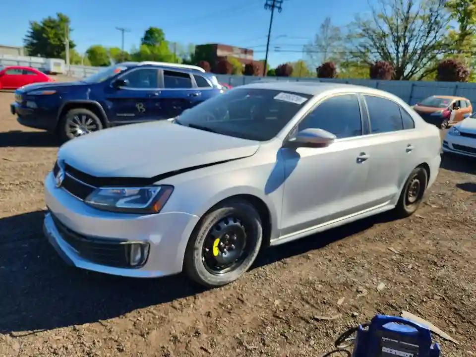 3VW5A7AJXDM225352 2013 VOLKSWAGEN JETTA-0