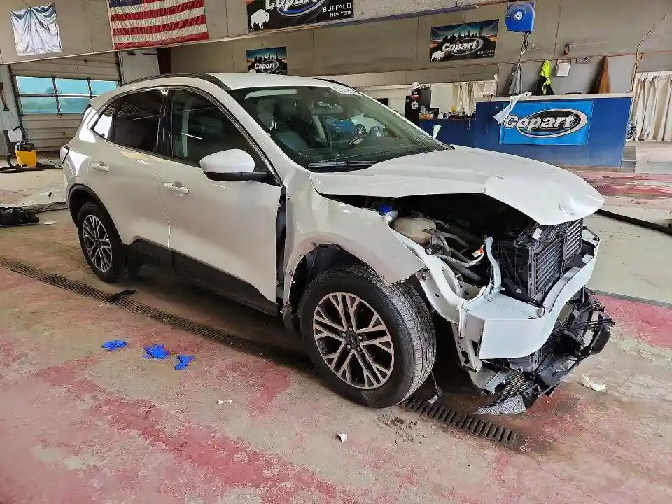 1FMCU9H68LUA27115 2020 FORD ESCAPE-3