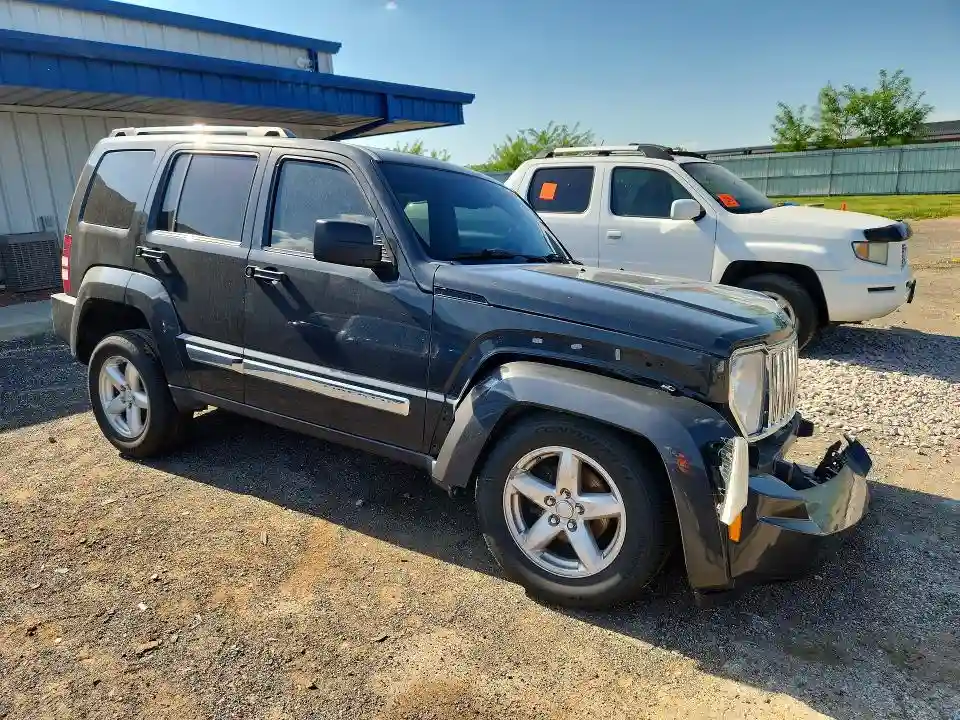 1J4PN5GKXBW534136 2011 JEEP LIBERTY-3