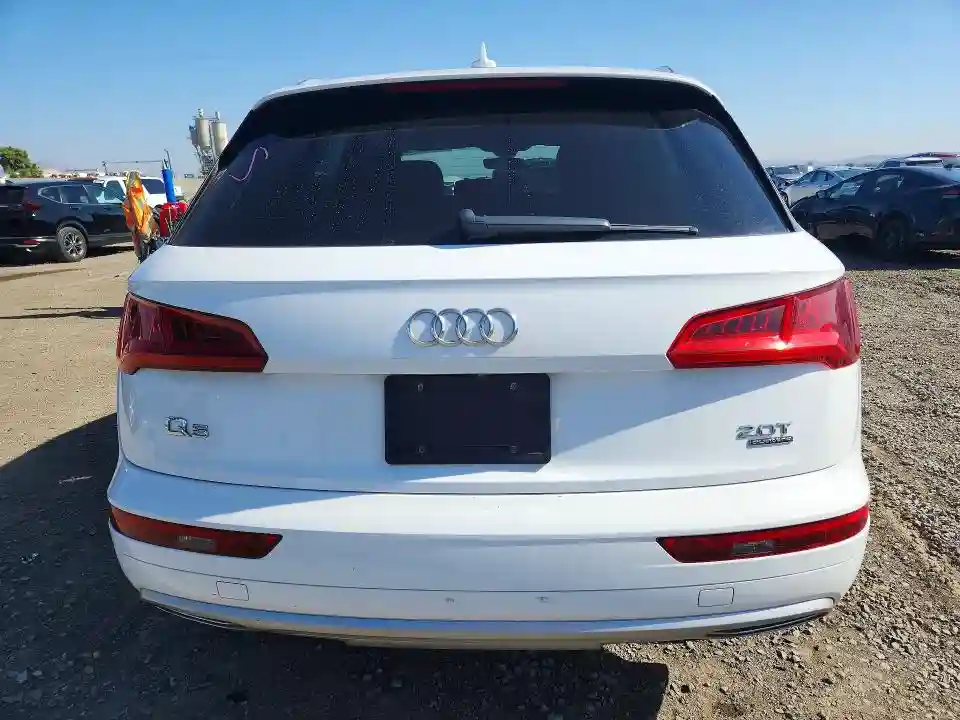 WA1ANAFY5J2135550 2018 AUDI Q5-5