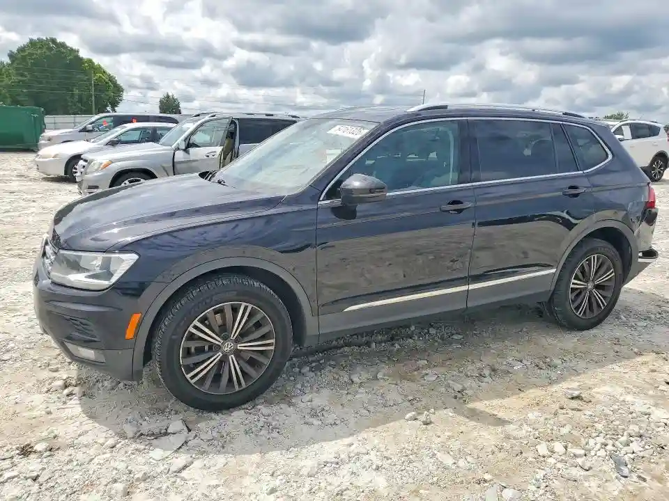3VV2B7AX2JM057002 2018 VOLKSWAGEN TIGUAN-0