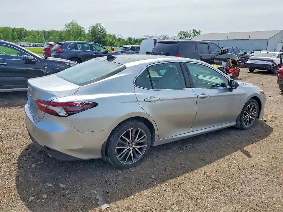 4T1F11AK3MU603578 2021 TOYOTA CAMRY-2