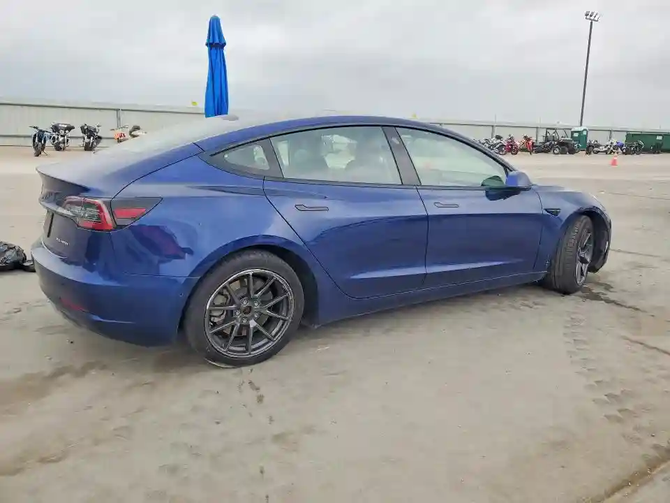 5YJ3E1EB6NF287996 2022 TESLA MODEL 3-2