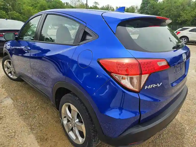 3CZRU6H3XJG729613 2018 HONDA HR-V-2