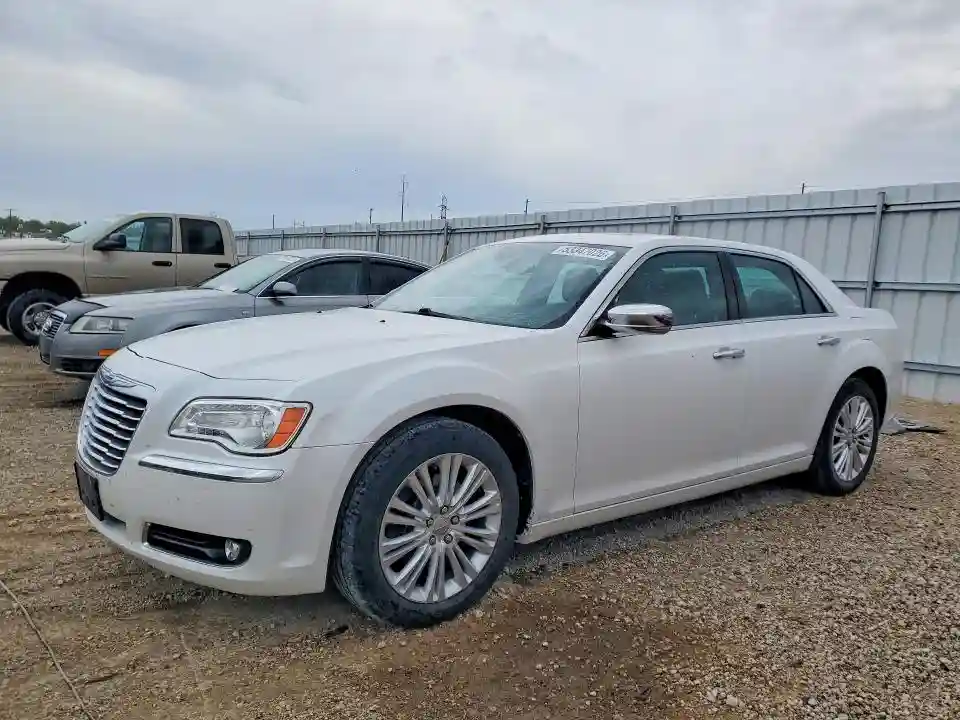 2C3CCAKT2CH147555 2012 CHRYSLER 300-0