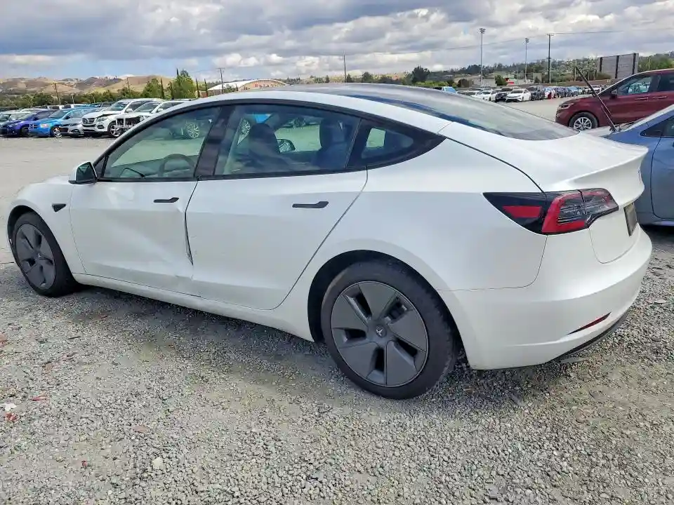 5YJ3E1EA1PF507149 2023 TESLA MODEL 3-1