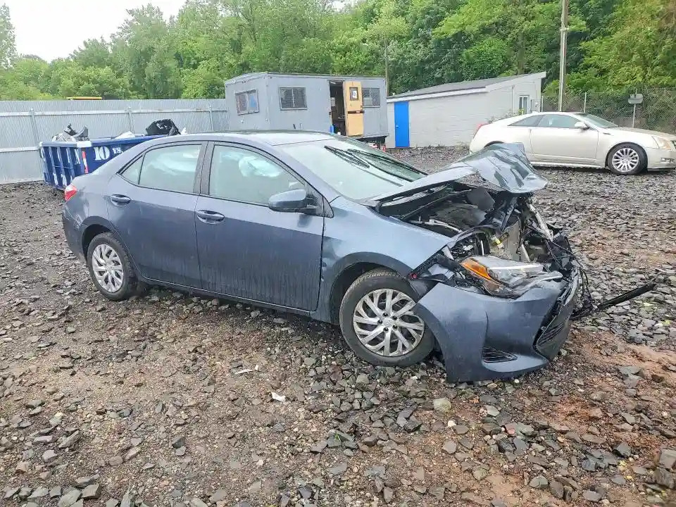 5YFBURHE4JP838976 2018 TOYOTA COROLLA-3