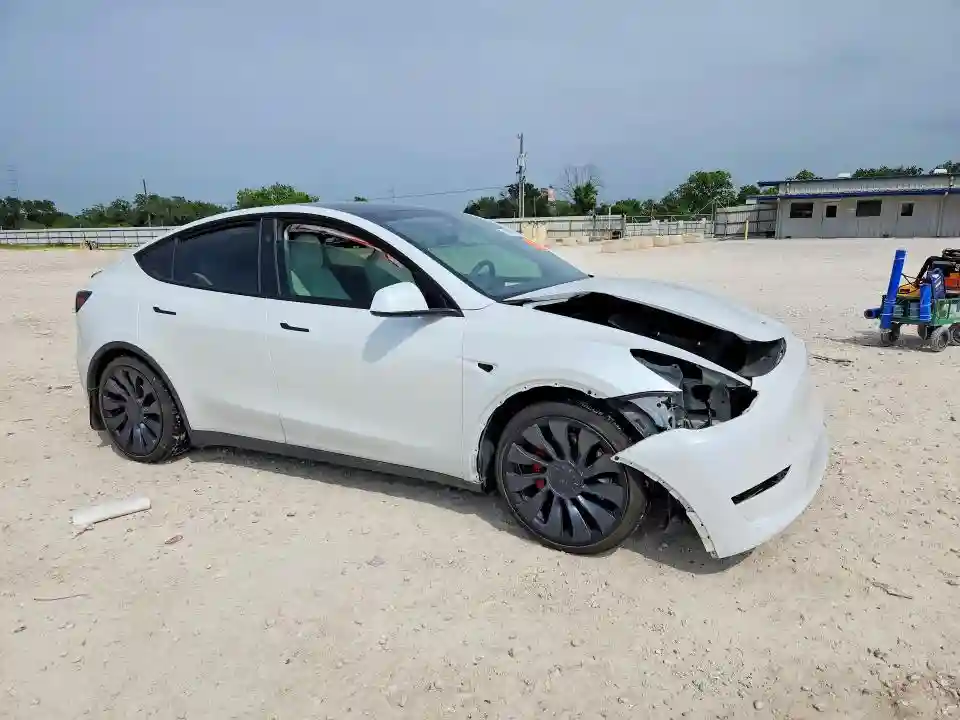 7SAYGDEF7SA339894 2025 TESLA MODEL Y-3
