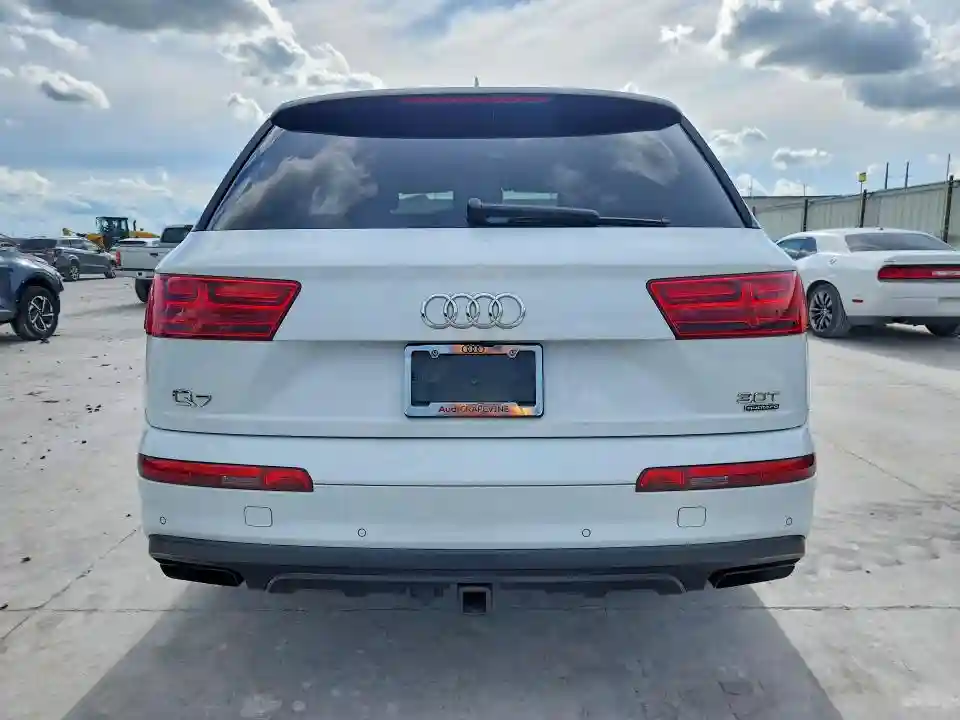 WA1VAAF75JD042598 2018 AUDI Q7-5