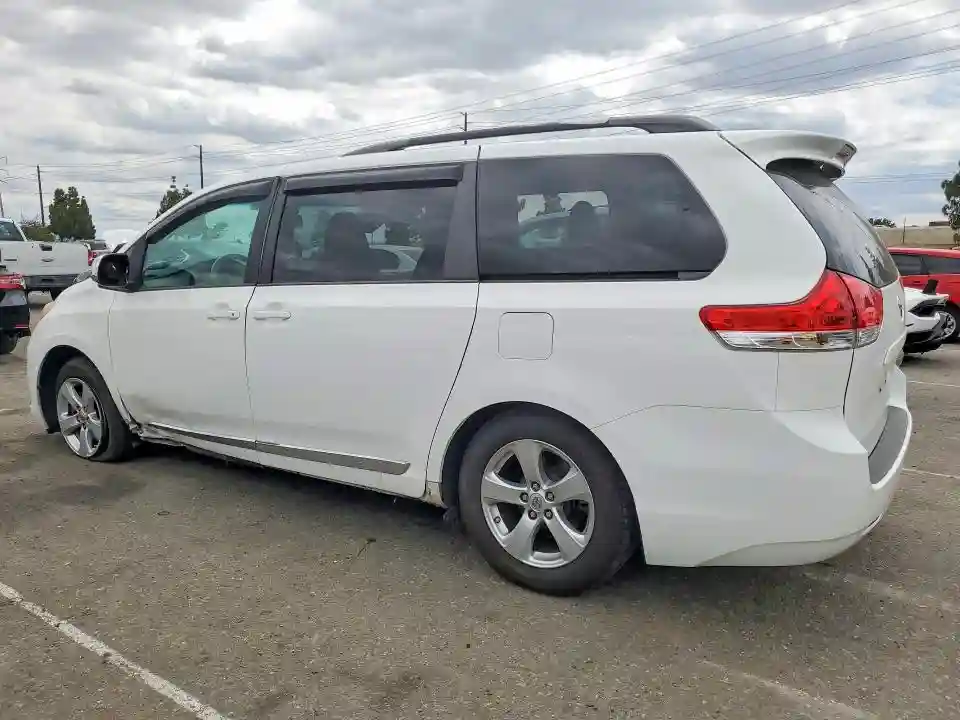 5TDKK3DC7DS368414 2013 TOYOTA SIENNA-1