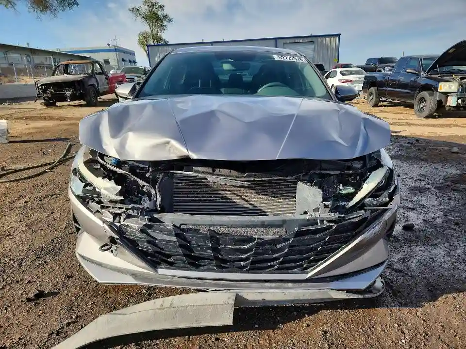 KMHLM4AG5NU254108 2022 HYUNDAI ELANTRA-4