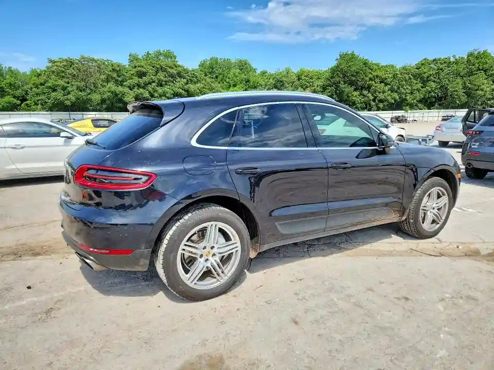 WP1AB2A5XJLB30936 2018 PORSCHE MACAN-2