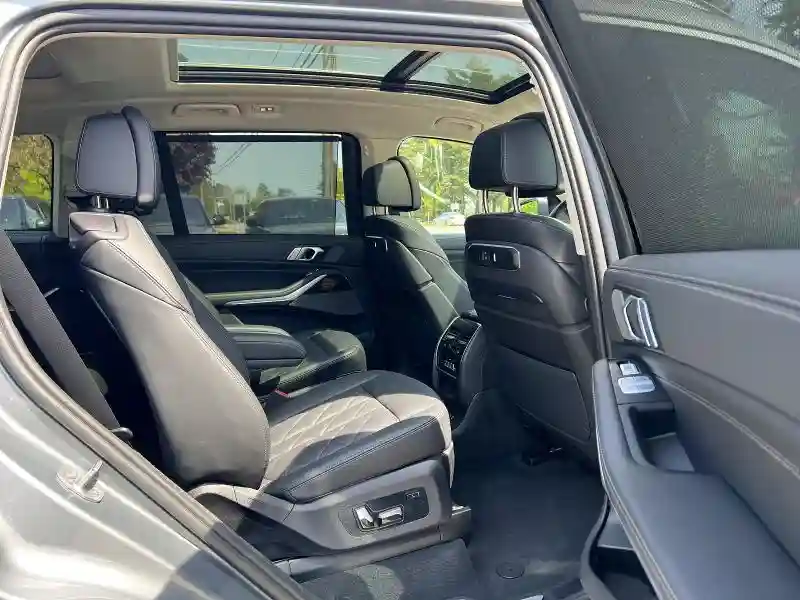 5UX23EM00R9S52720 2024 BMW X7-5