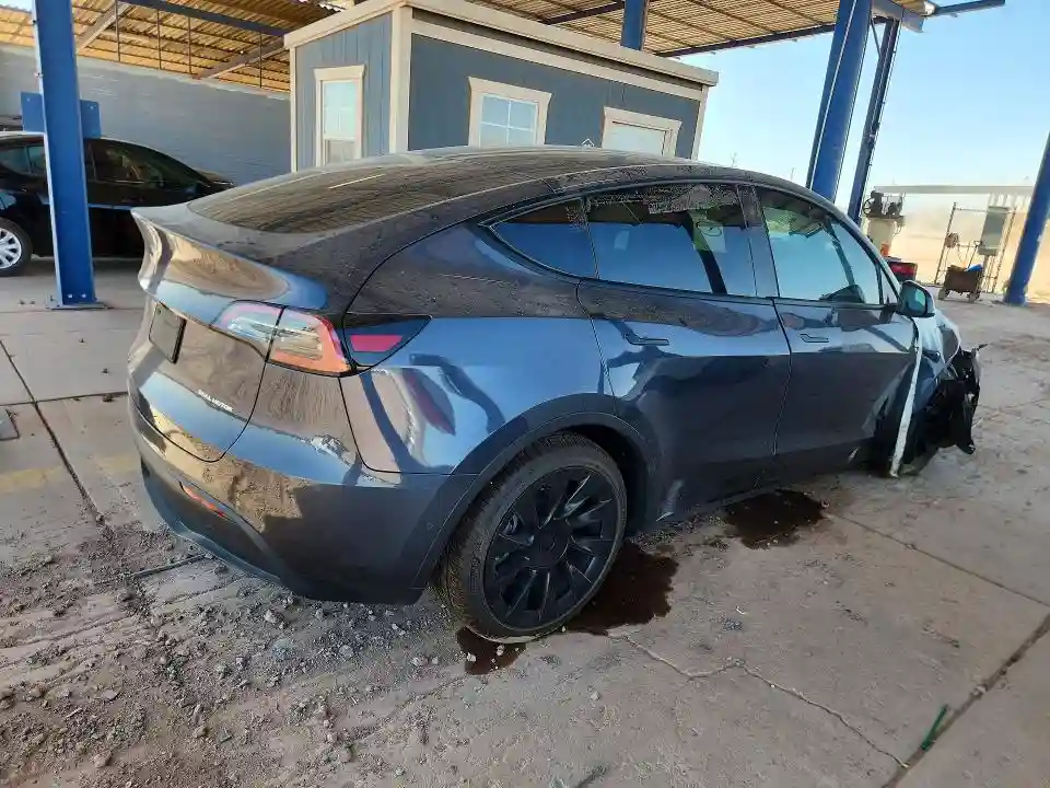 7SAYGDEE4NF411469 2022 TESLA MODEL Y-2