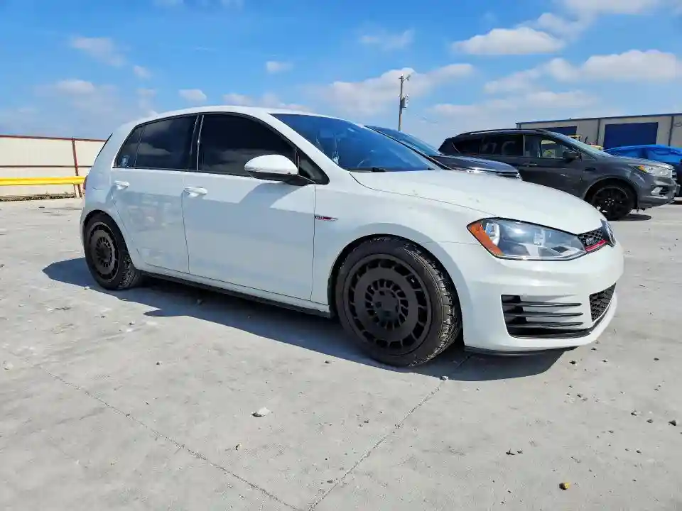 3VW4T7AU7HM008976 2017 VOLKSWAGEN GTI-3