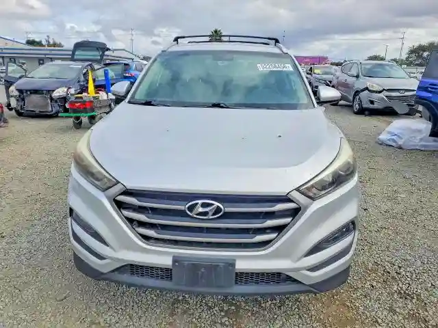 KM8J33A44HU273246 2017 HYUNDAI TUCSON-4