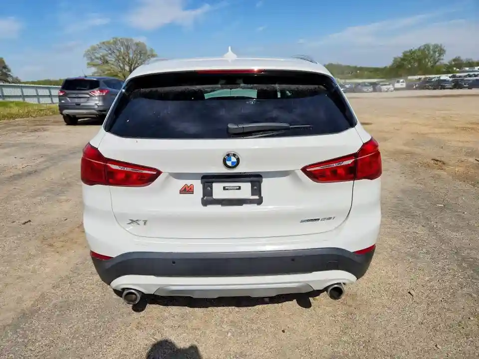 WBXJG7C01M5S25589 2021 BMW X1-5